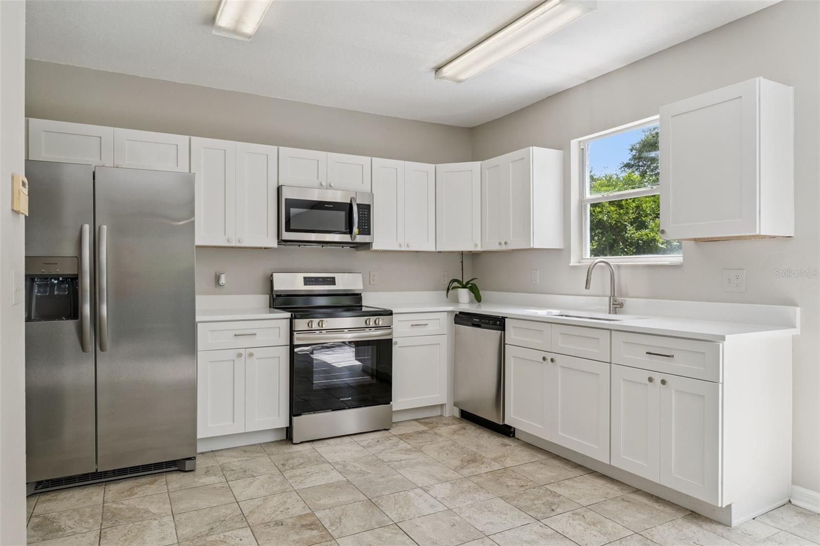 Image 14 of 80 For 14814 Huntley Drive