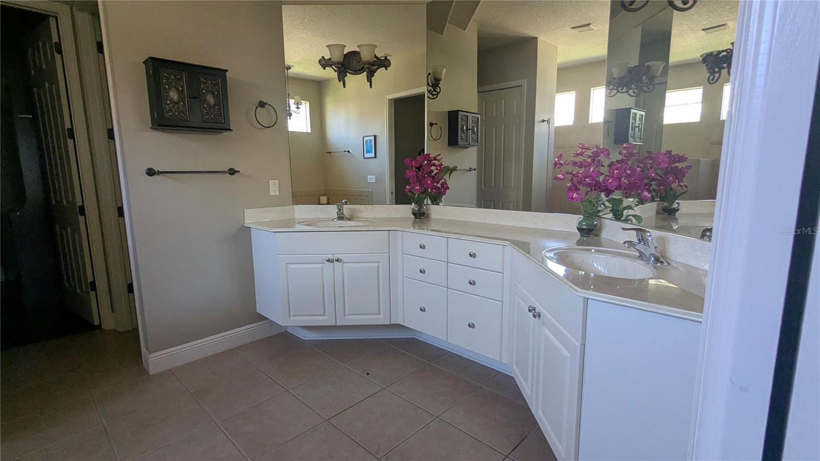 Image 15 of 23 For 112 Hallstrom Court