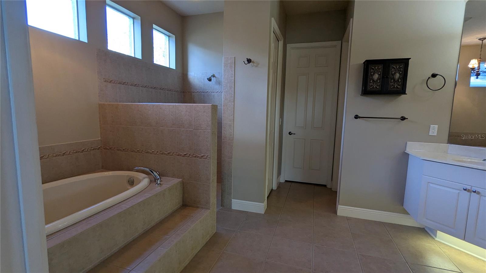 Image 19 of 23 For 112 Hallstrom Court