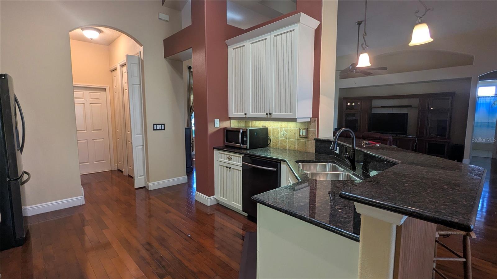 Image 21 of 23 For 112 Hallstrom Court