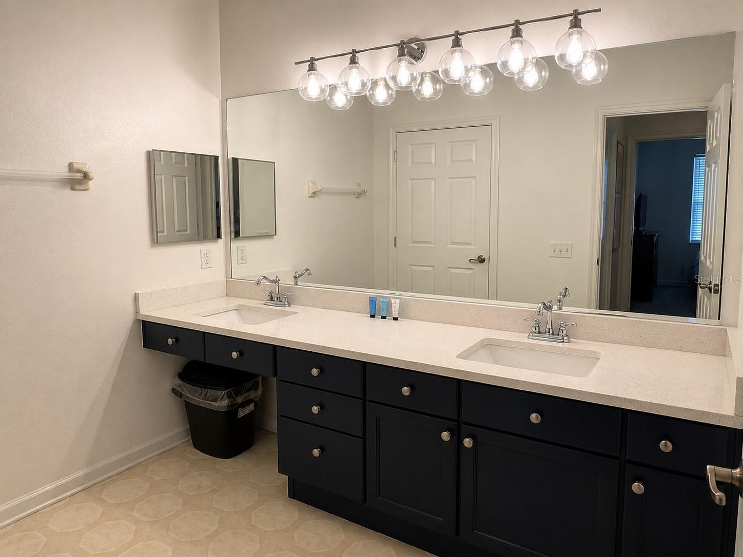 Image 10 of 30 For 2301 Butterfly Palm Way 101