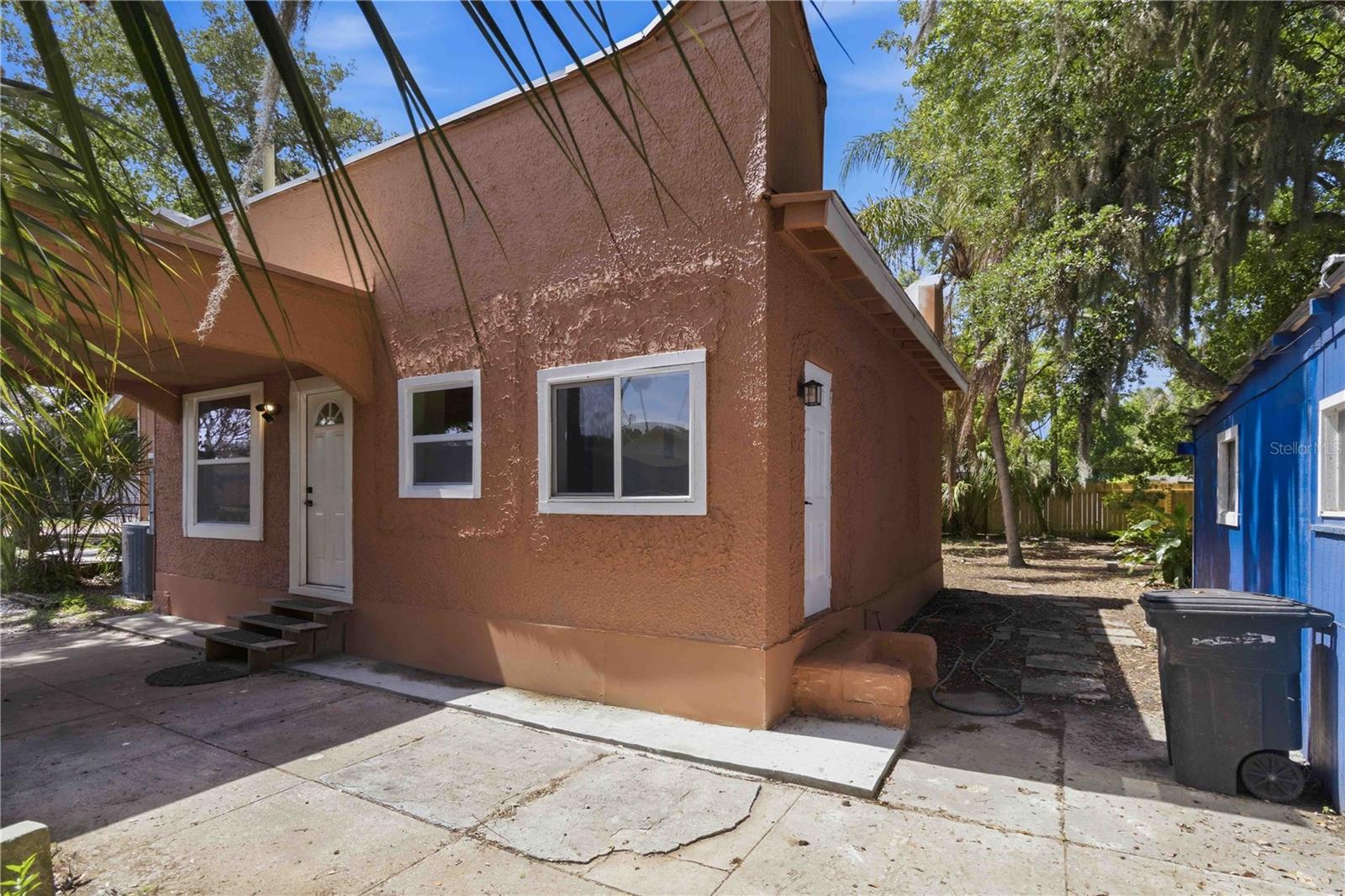 Image 4 of 34 For 615 Weber Avenue
