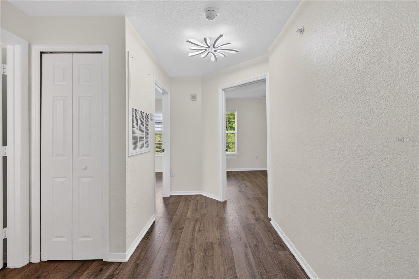 Image 18 of 42 For 5467 Vineland Road 6308