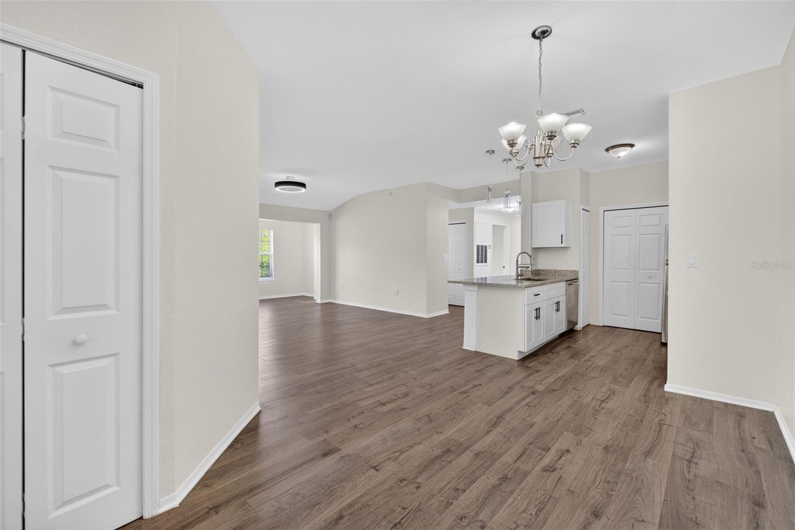 Image 2 of 42 For 5467 Vineland Road 6308