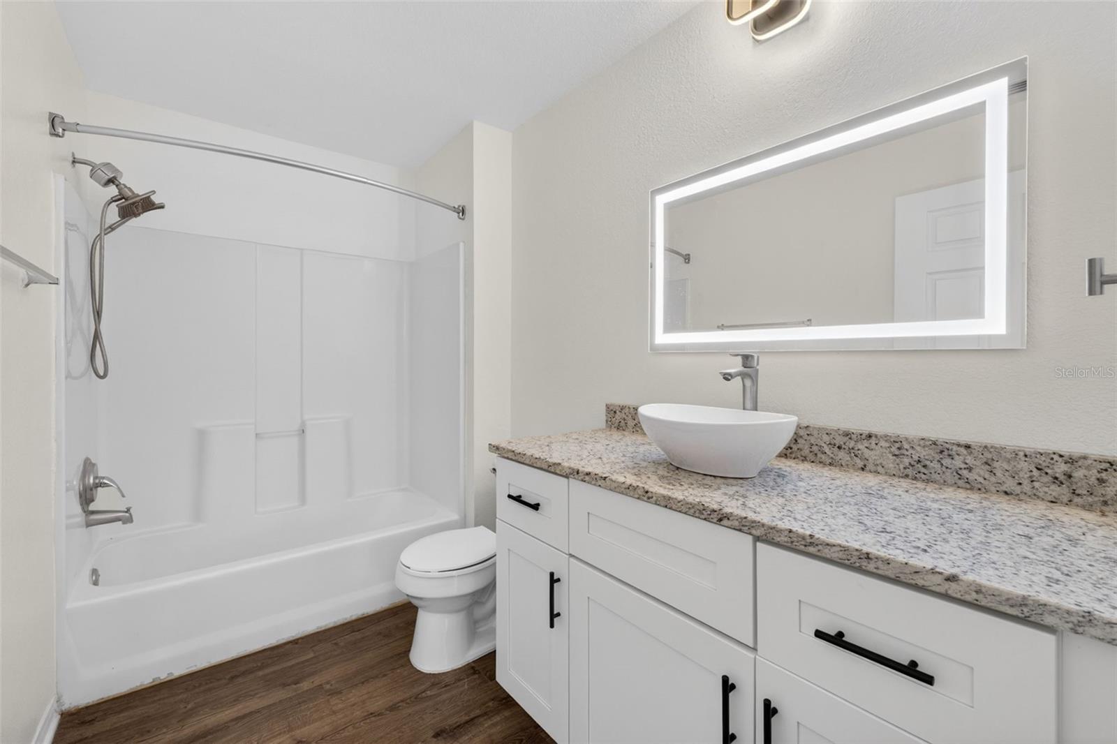 Image 22 of 36 For 5467 Vineland Road 6308