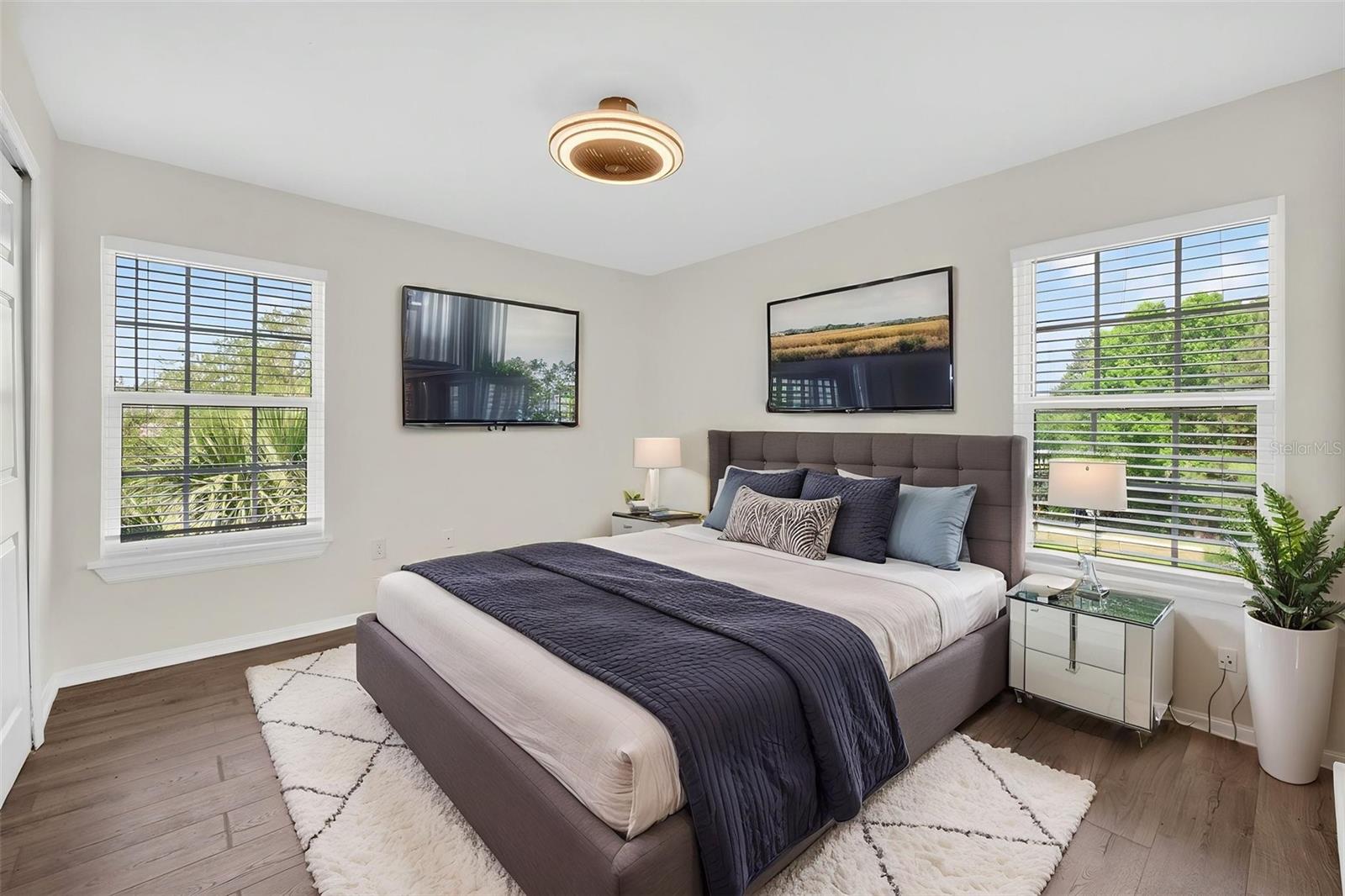 Image 24 of 36 For 5467 Vineland Road 6308