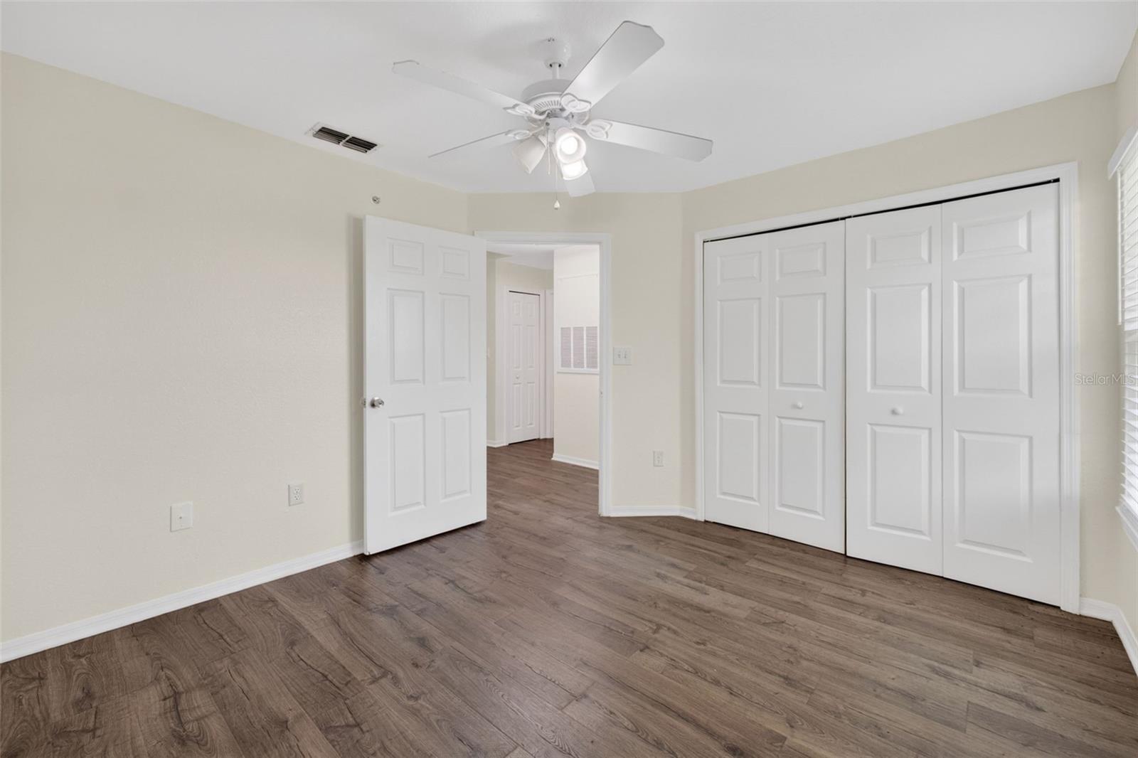 Image 30 of 36 For 5467 Vineland Road 6308