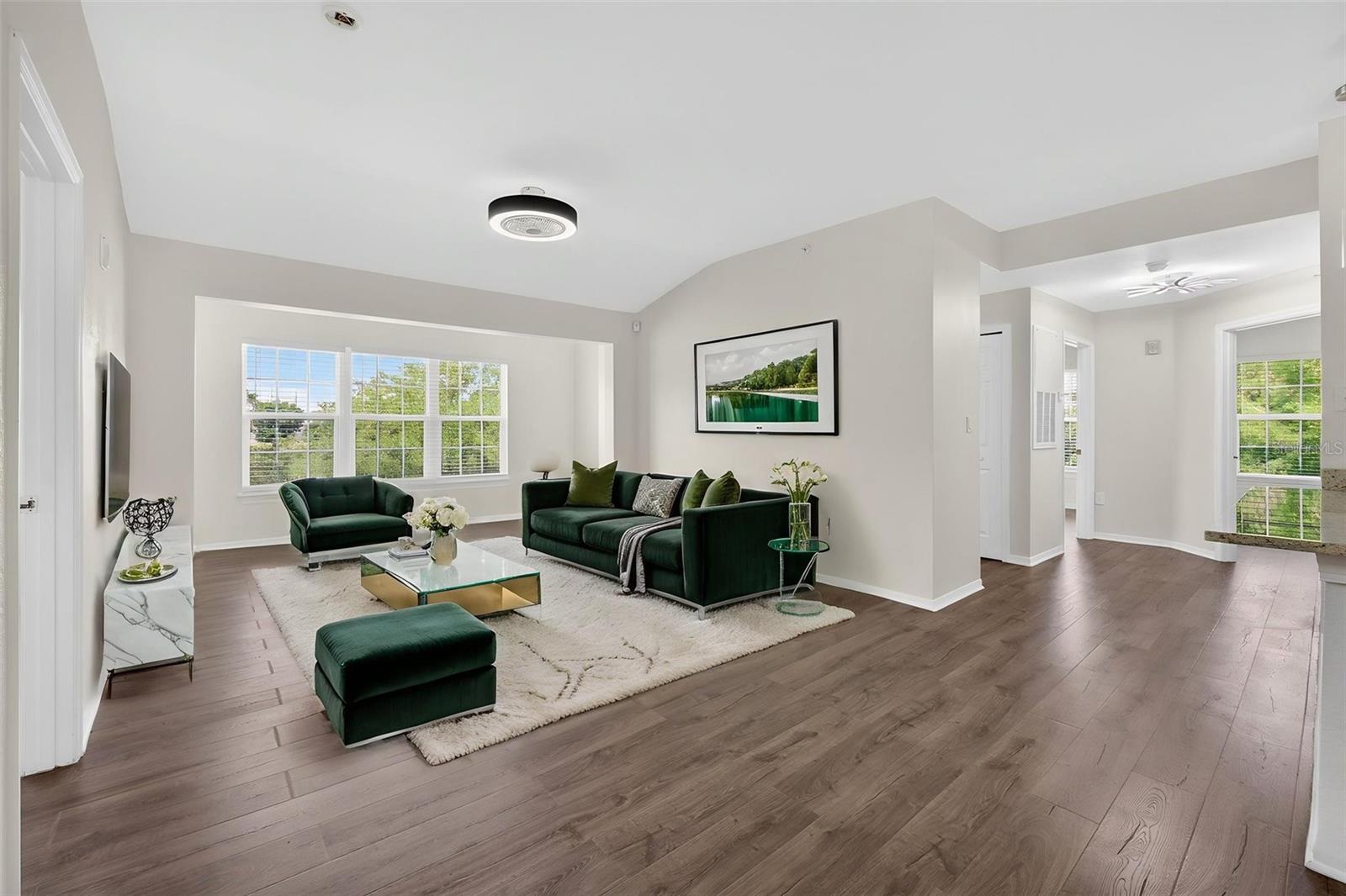 Image 5 of 36 For 5467 Vineland Road 6308