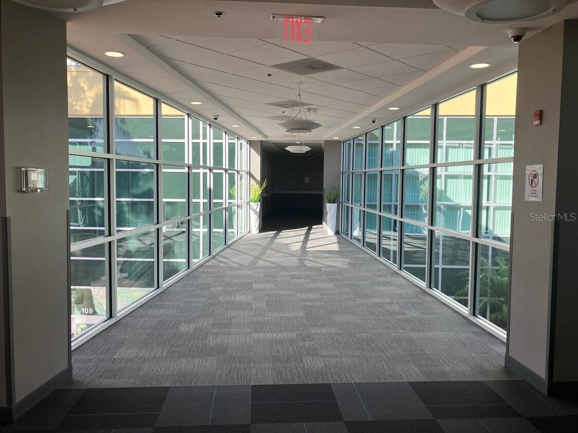 Image 18 of 20 For 12701 John Young Parkway 212