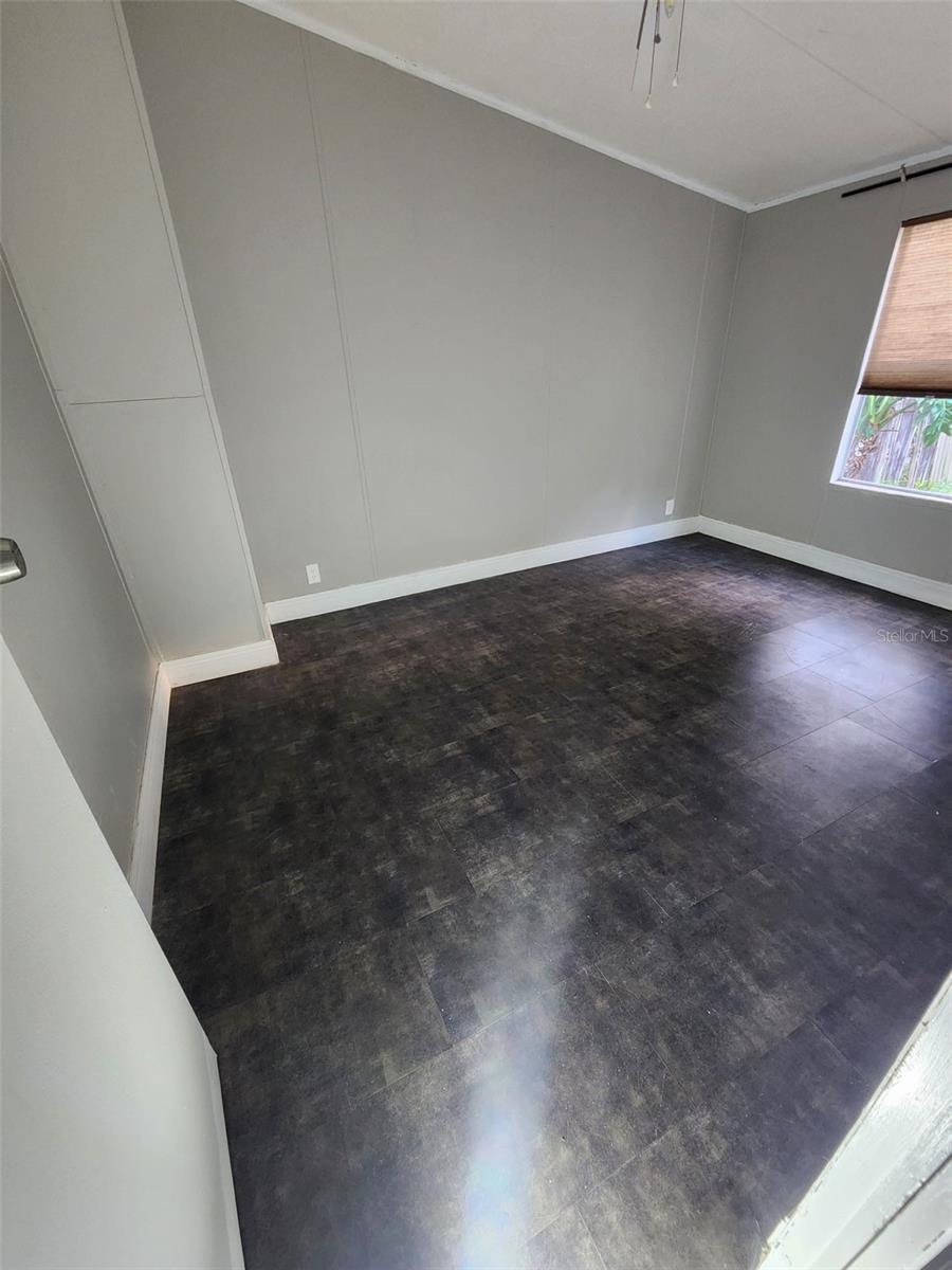 Listing photo id 10 for 9514 11th Avenue
