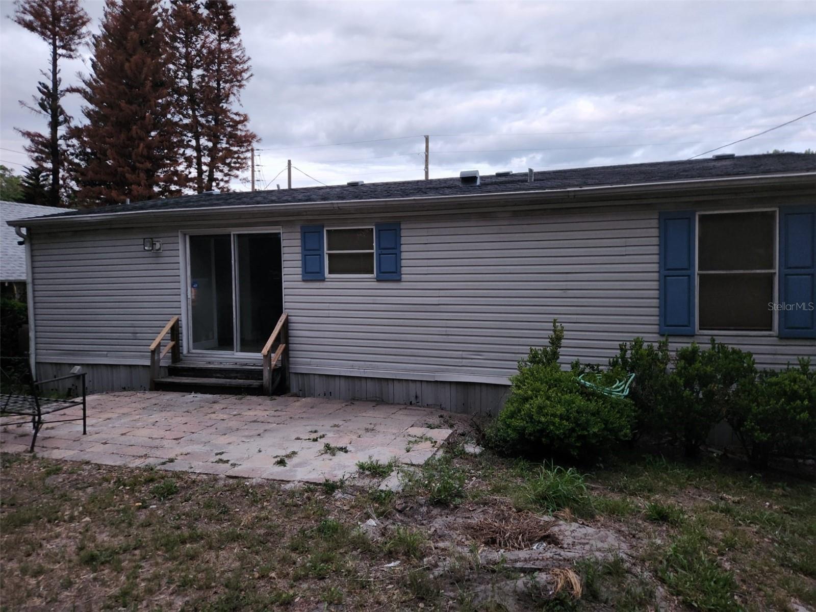 Listing photo id 12 for 9514 11th Avenue