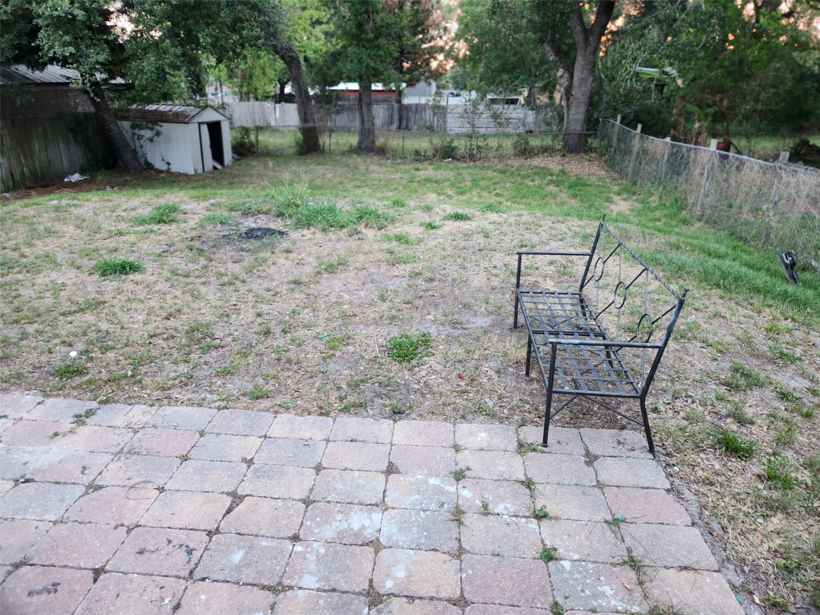 Listing photo id 13 for 9514 11th Avenue