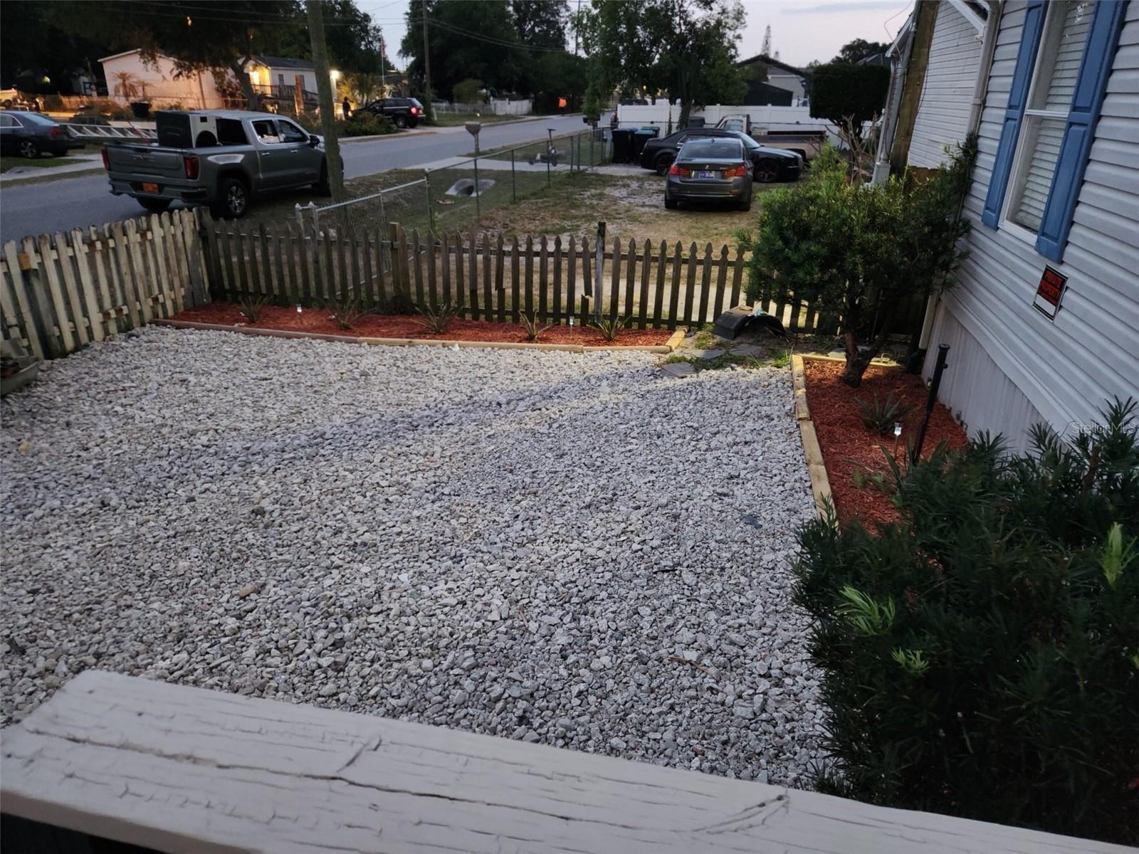 Listing photo id 14 for 9514 11th Avenue