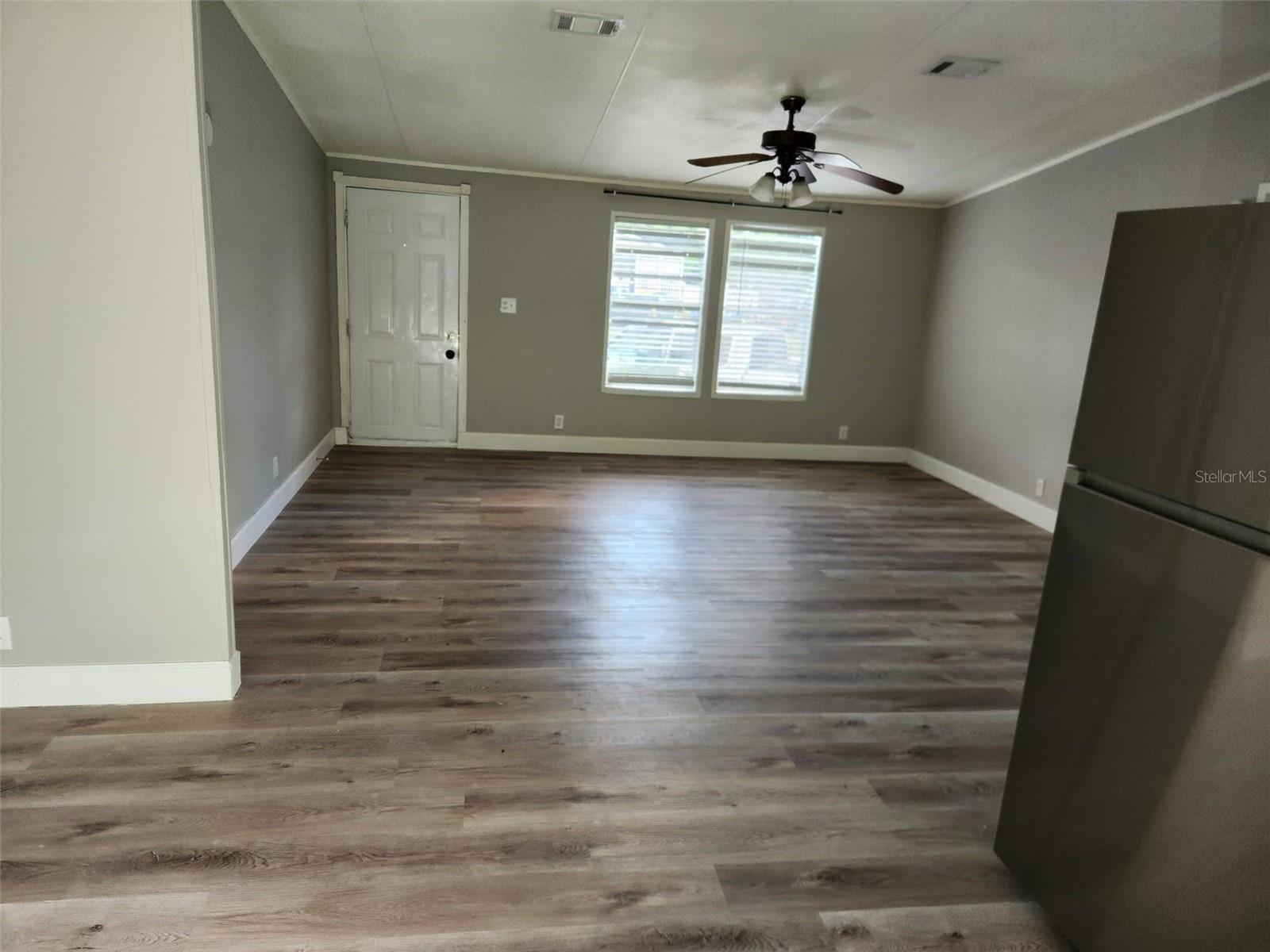 Listing photo id 0 for 9514 11th Avenue