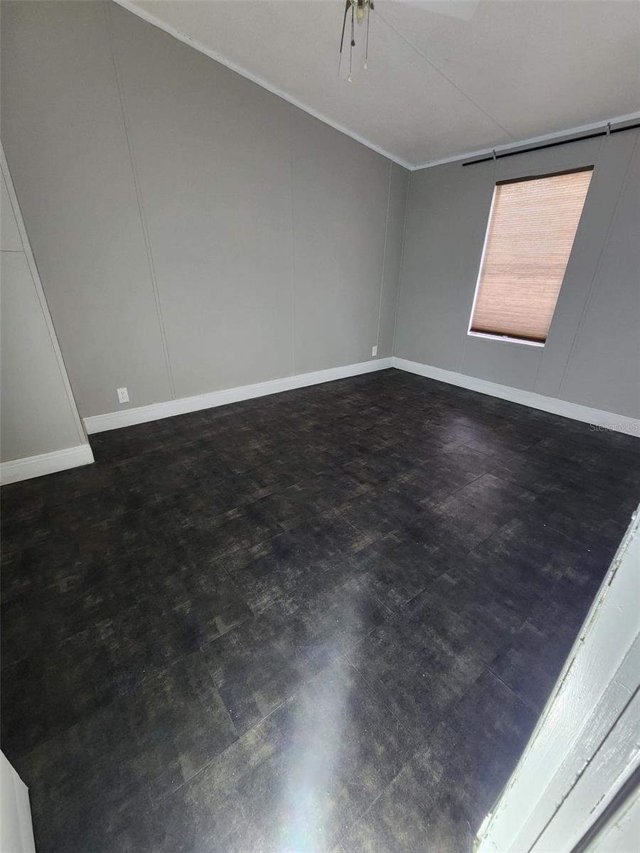Listing photo id 7 for 9514 11th Avenue