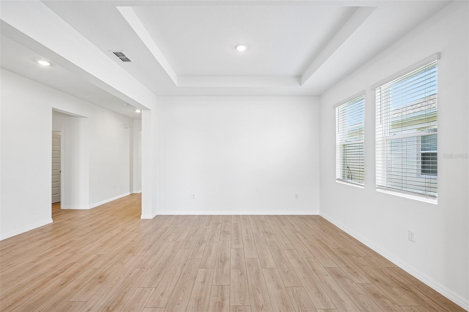 Image 10 of 53 For 4668 Barberry Avenue