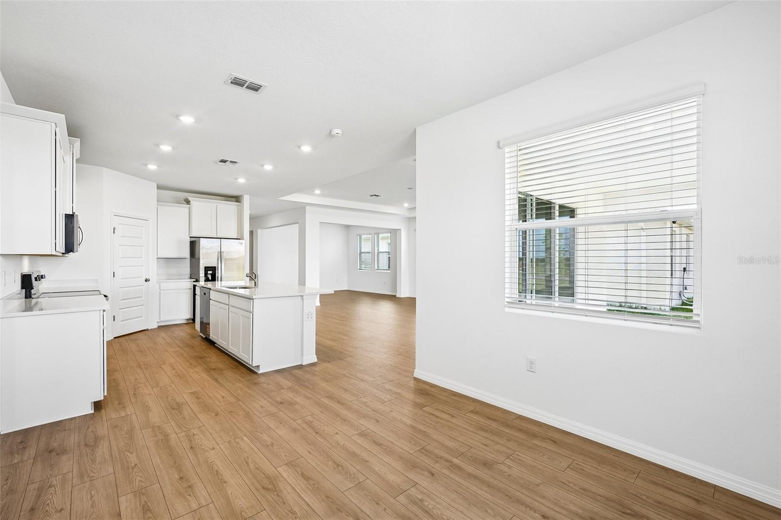 Image 14 of 53 For 4668 Barberry Avenue