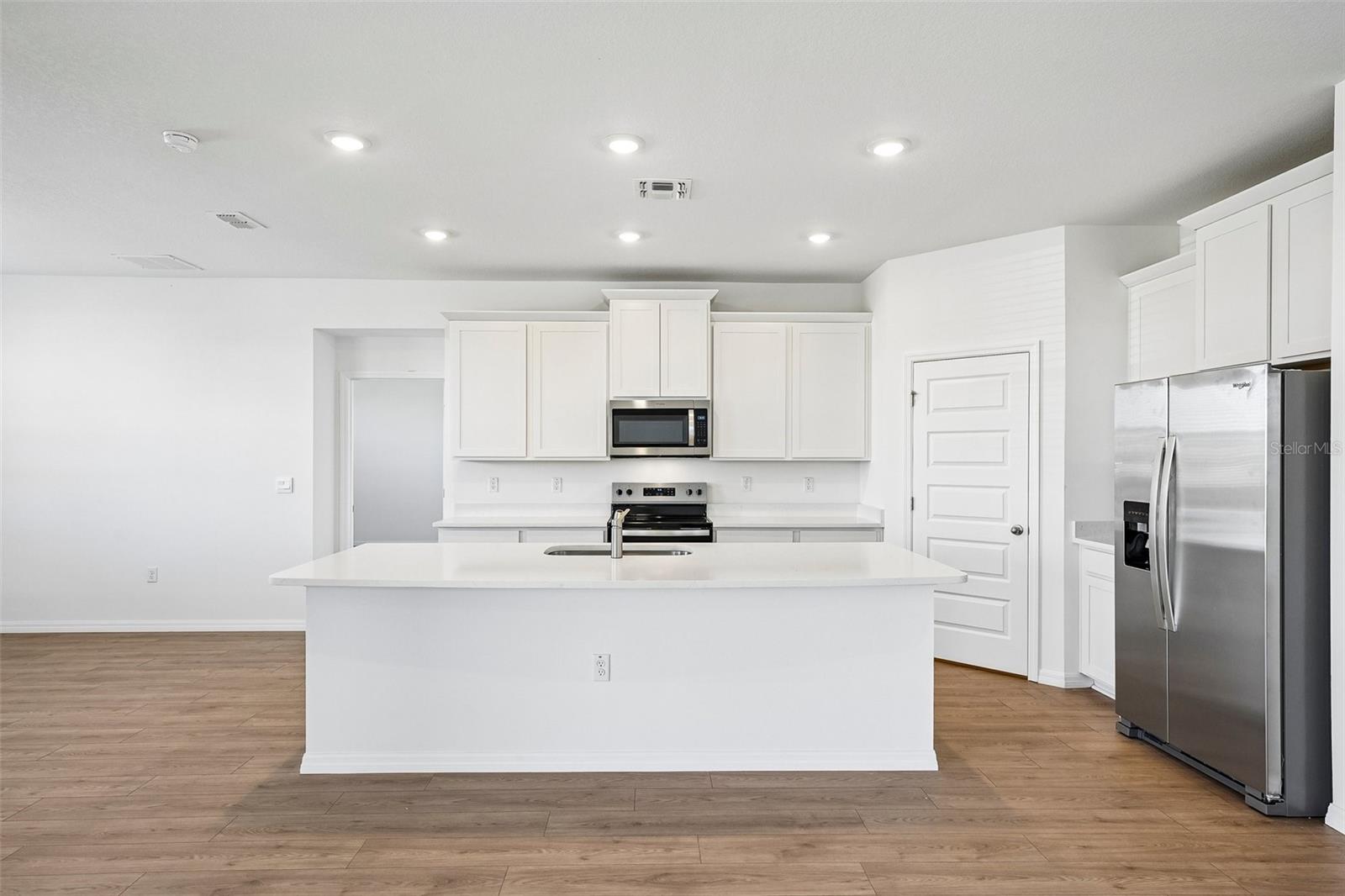 Image 15 of 53 For 4668 Barberry Avenue