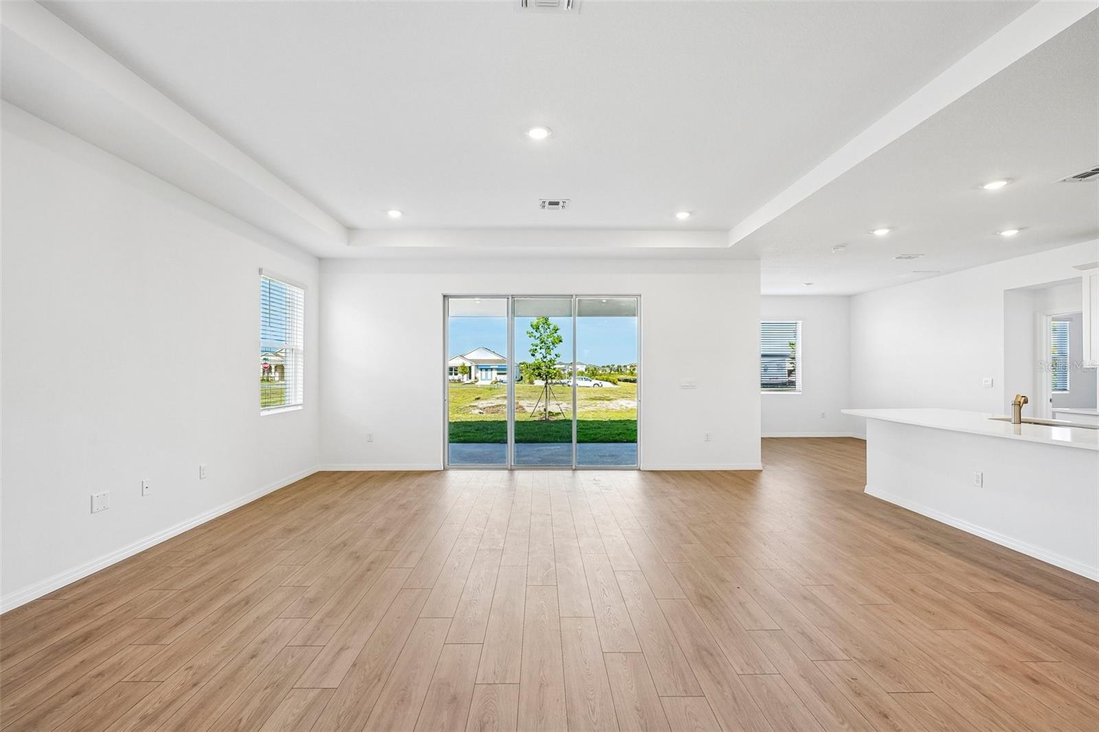 Image 4 of 53 For 4668 Barberry Avenue