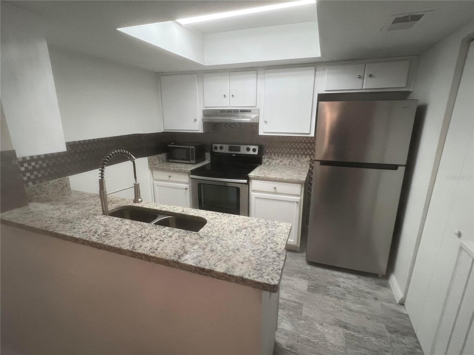 Image 3 of 25 For 4303 70th Terrace