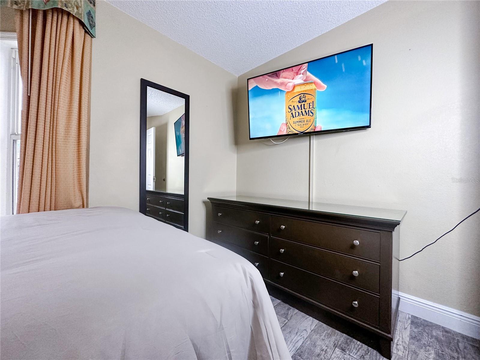 Image 3 of 12 For 3100 Parkway Boulevard 110