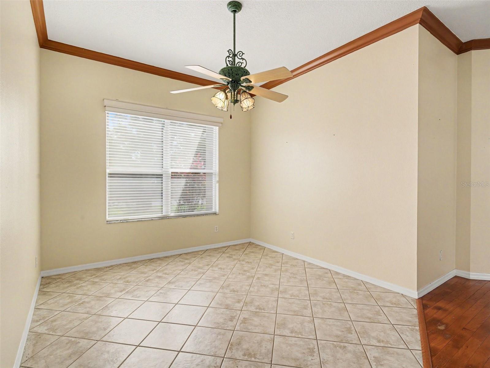 Image 11 of 17 For 4940 Thames Lane