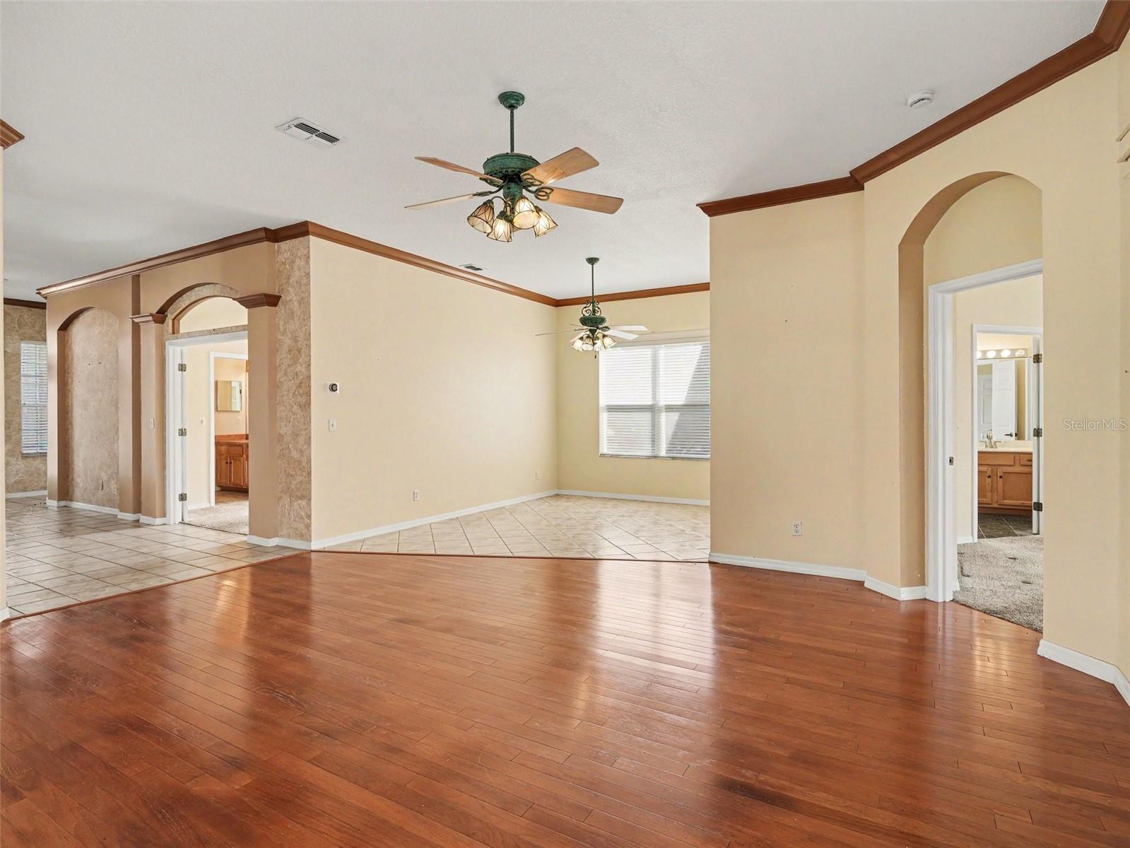 Image 5 of 17 For 4940 Thames Lane