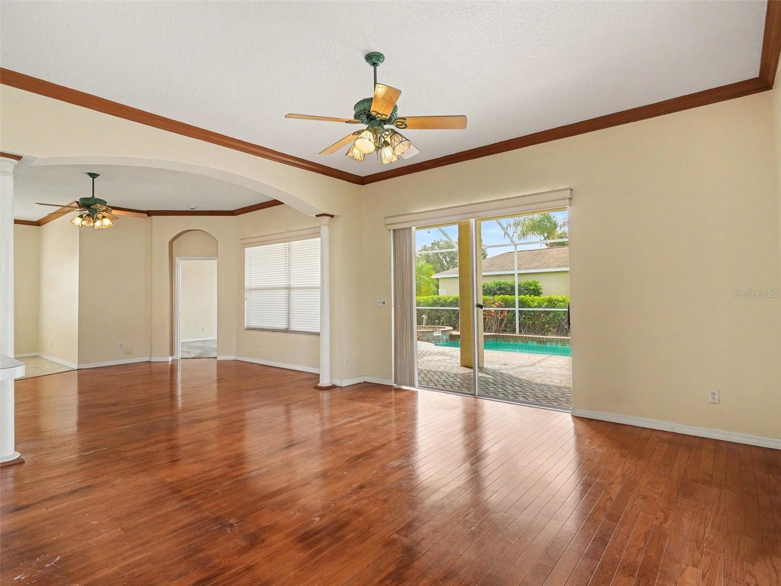 Image 6 of 17 For 4940 Thames Lane