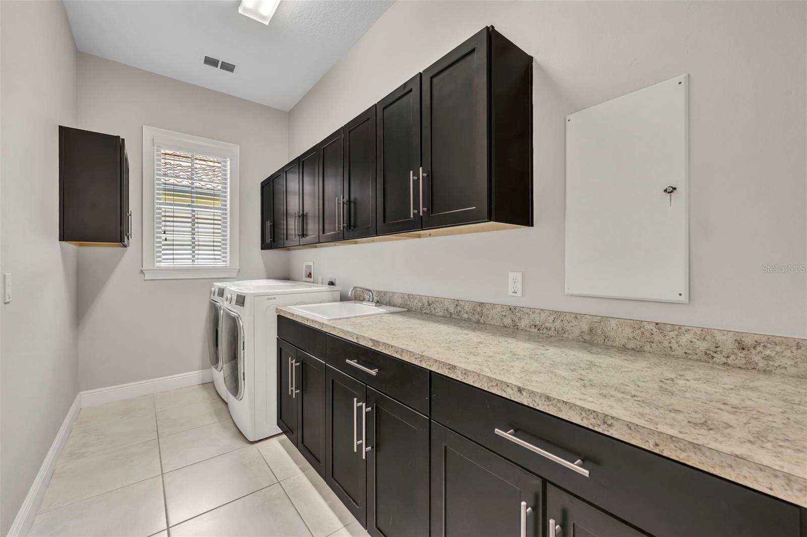 Image 39 of 55 For 1813 Harland Park Drive