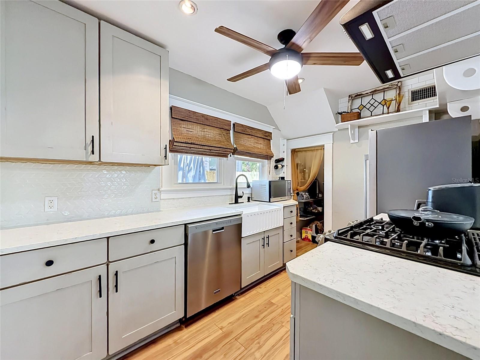 Image 13 of 40 For 701 14th Street N