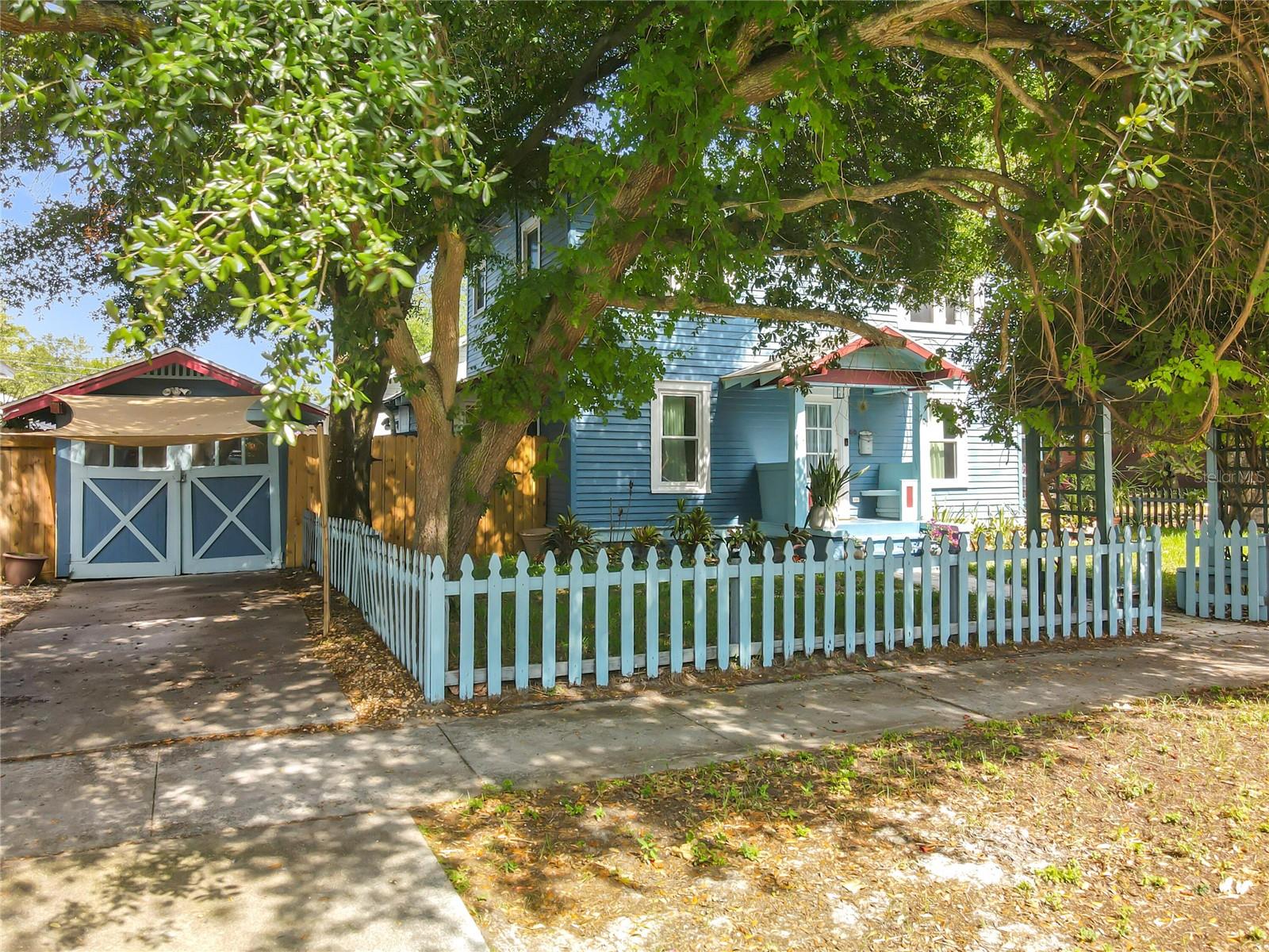 Image 2 of 40 For 701 14th Street N