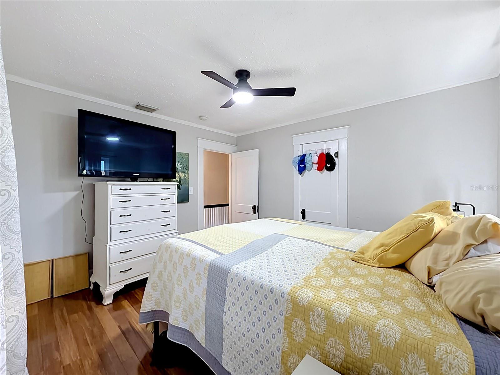 Image 22 of 40 For 701 14th Street N