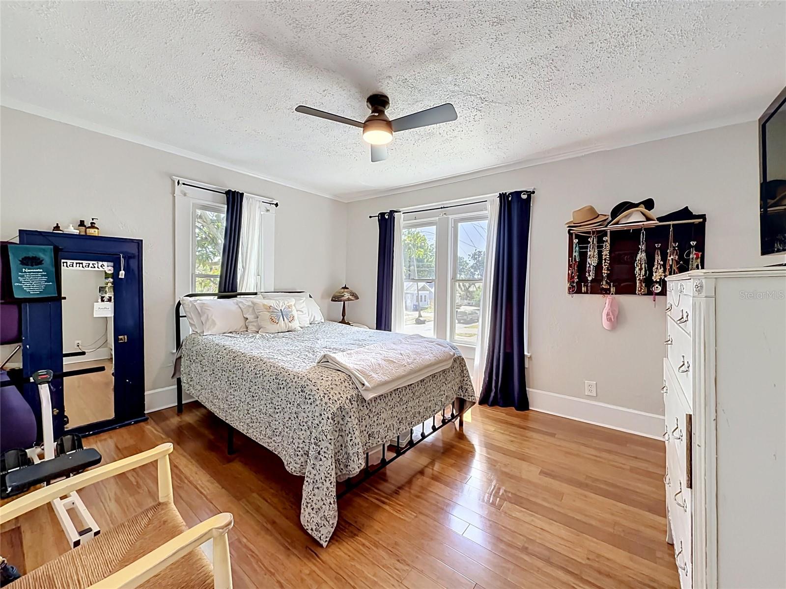 Image 23 of 40 For 701 14th Street N