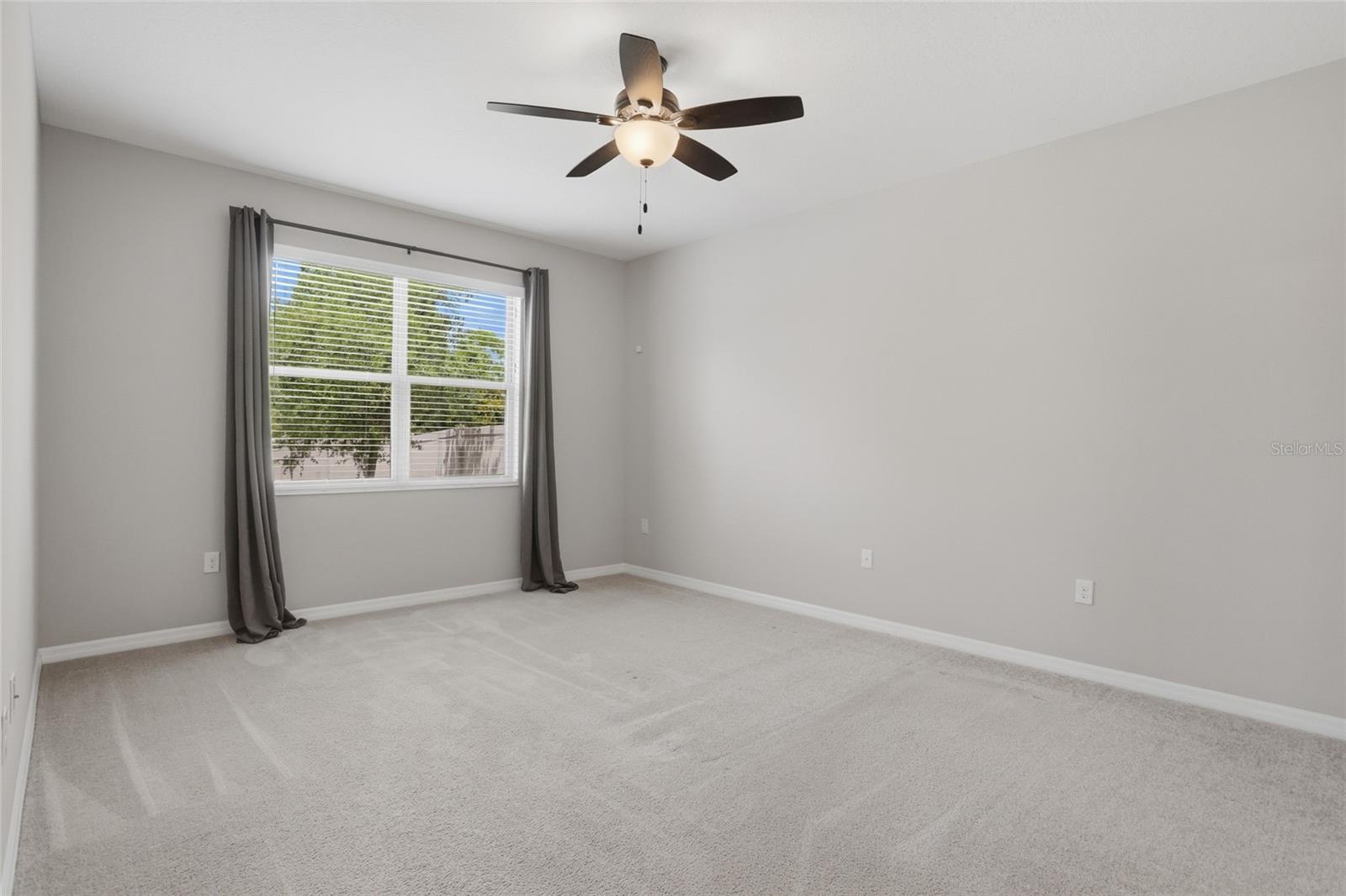 Listing photo id 16 for 2048 Prairie Sage Lane