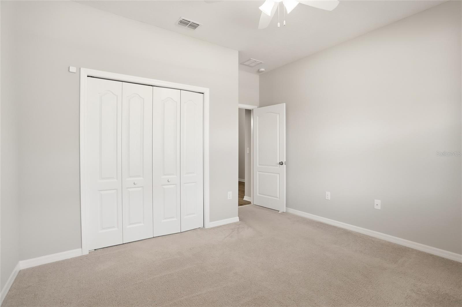 Listing photo id 25 for 2048 Prairie Sage Lane