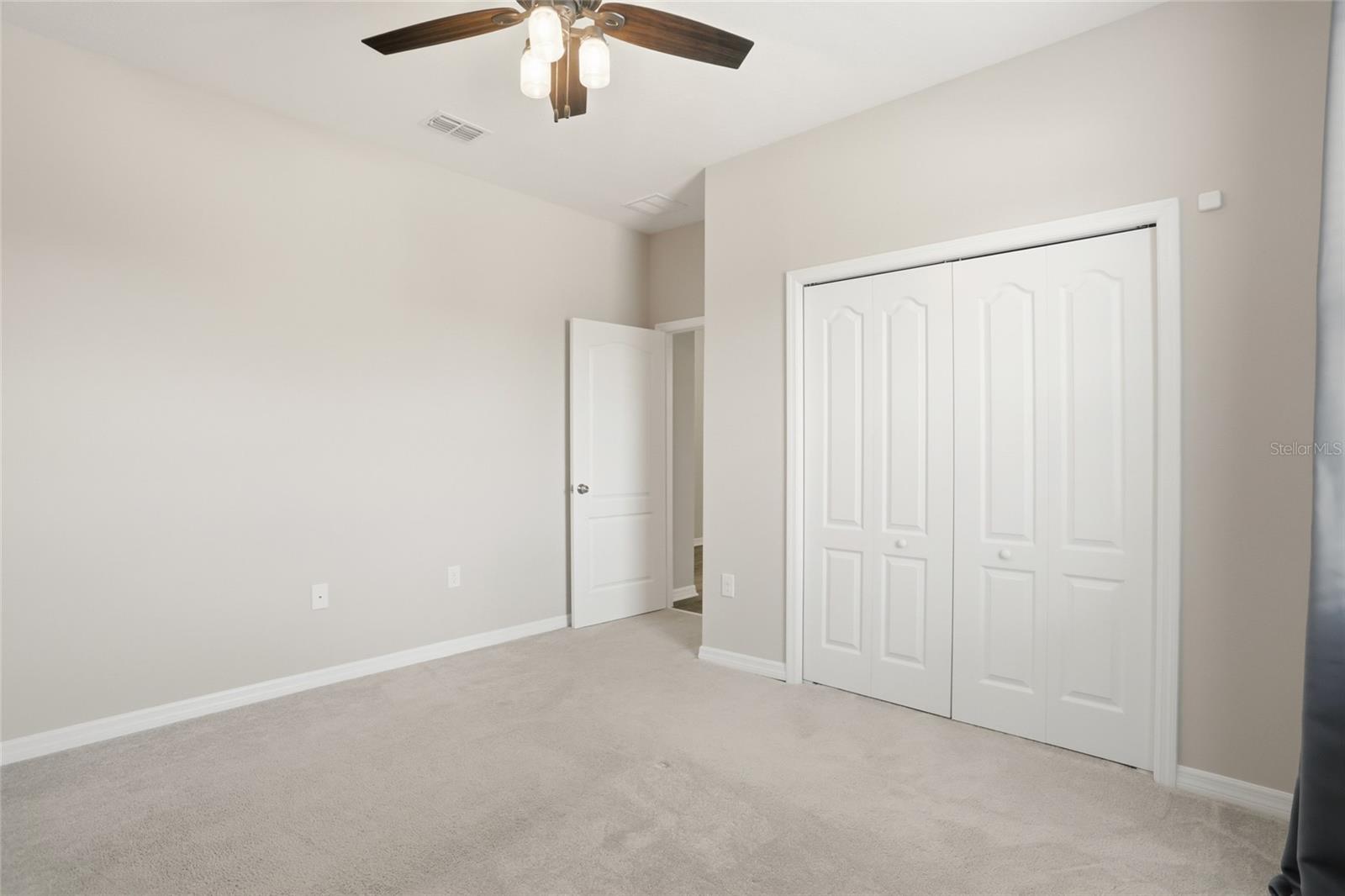 Listing photo id 29 for 2048 Prairie Sage Lane