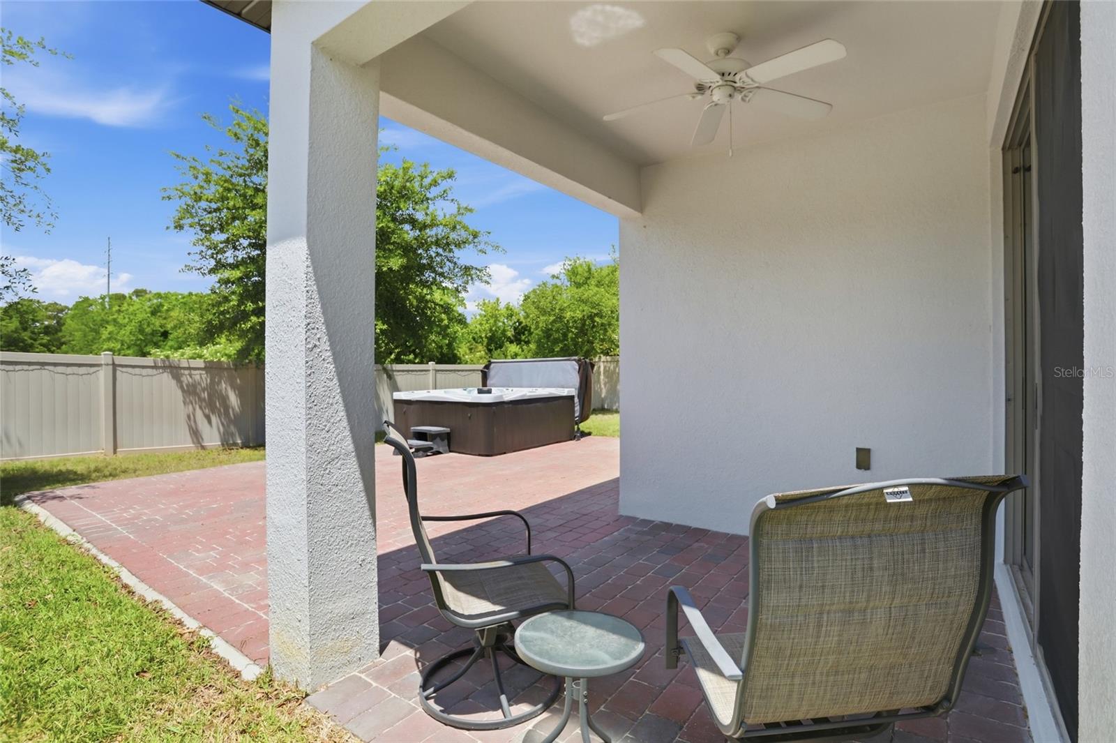 Listing photo id 32 for 2048 Prairie Sage Lane
