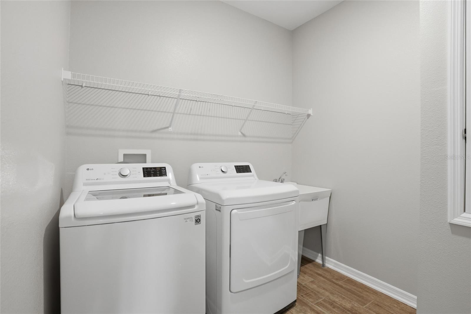Listing photo id 37 for 2048 Prairie Sage Lane