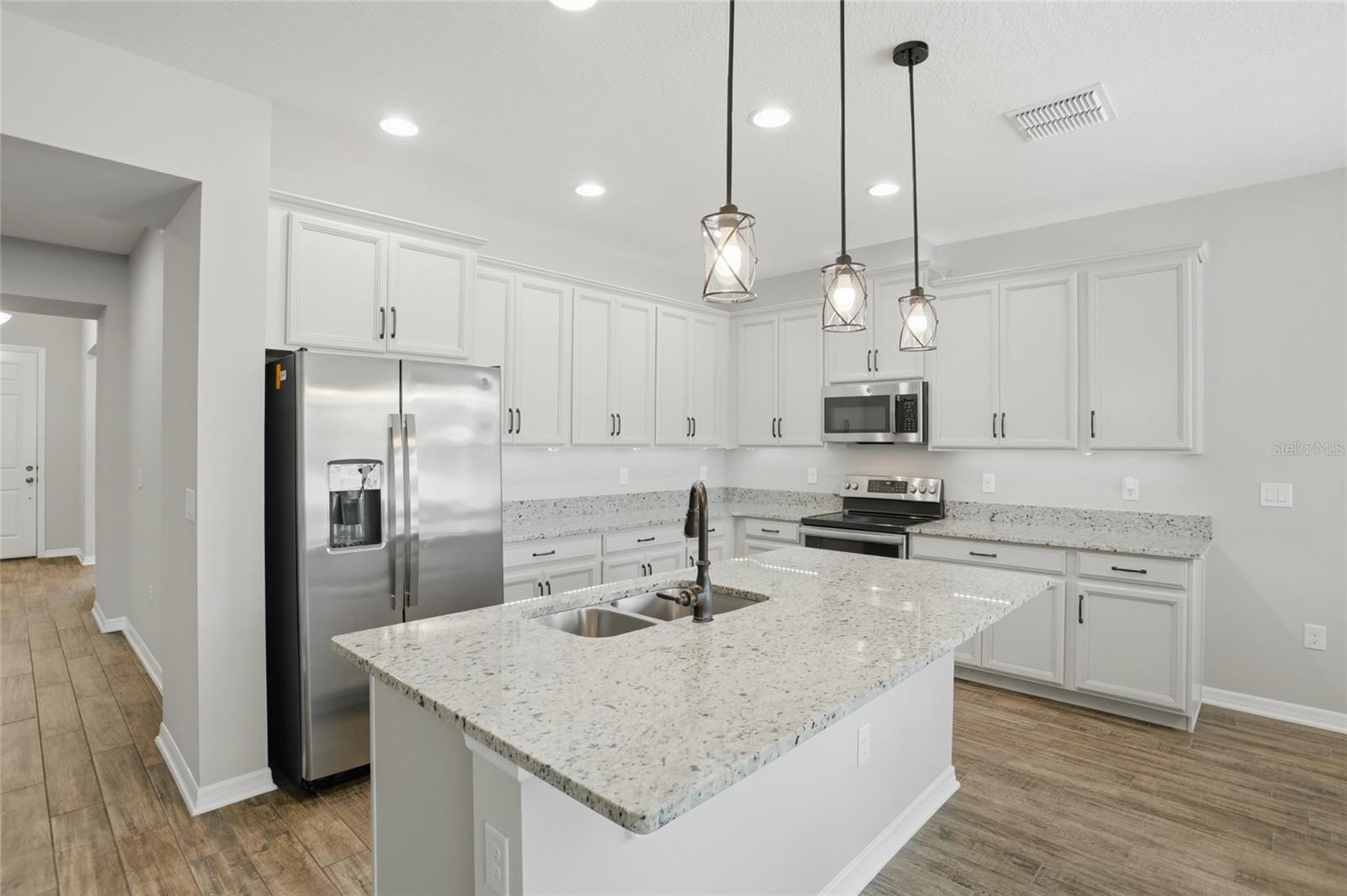 Listing photo id 4 for 2048 Prairie Sage Lane