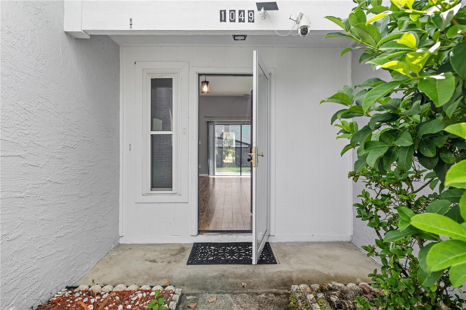 Listing photo id 8 for 1049 Neely Street