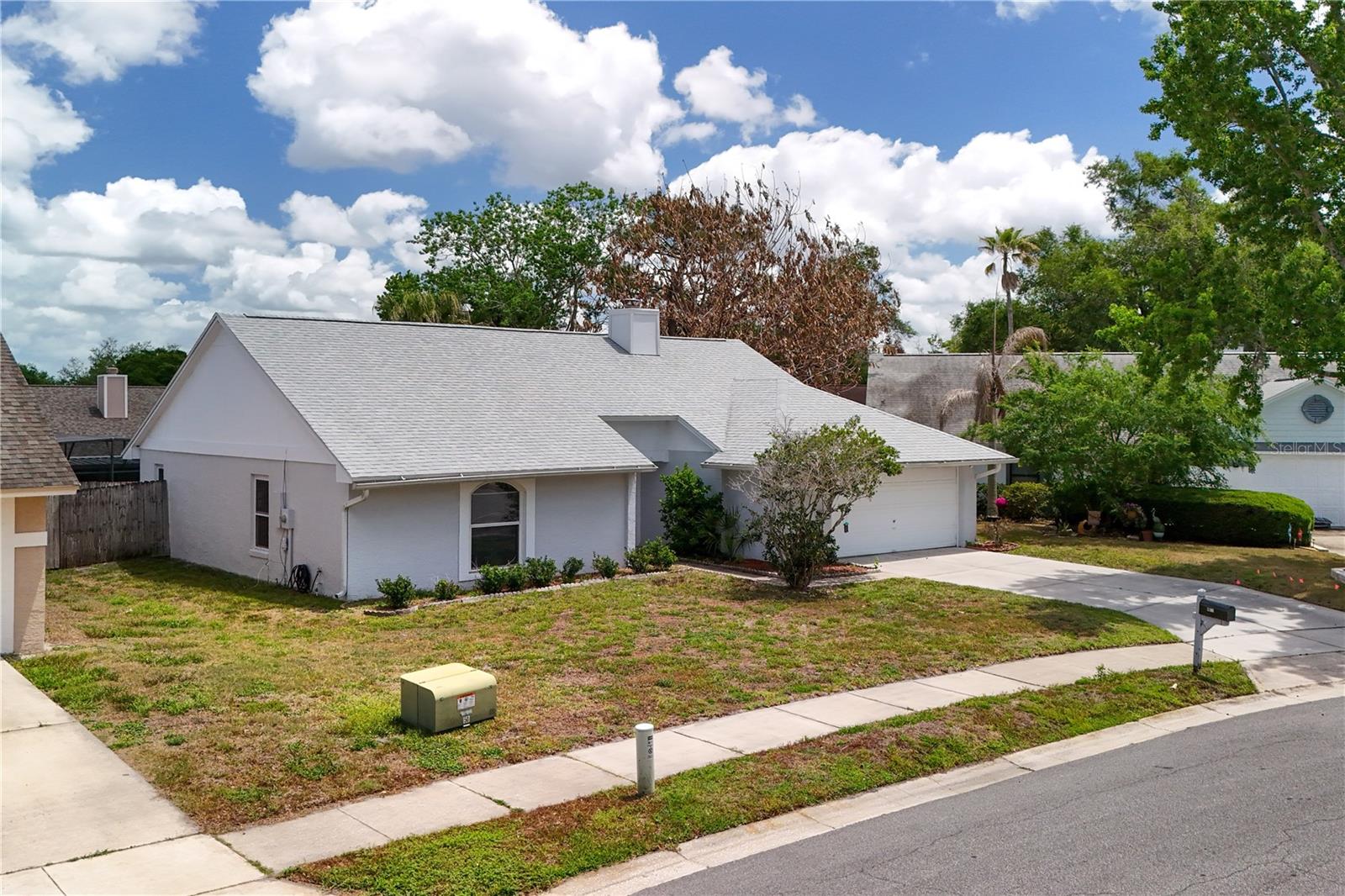 Listing photo id 11 for 1049 Neely Street