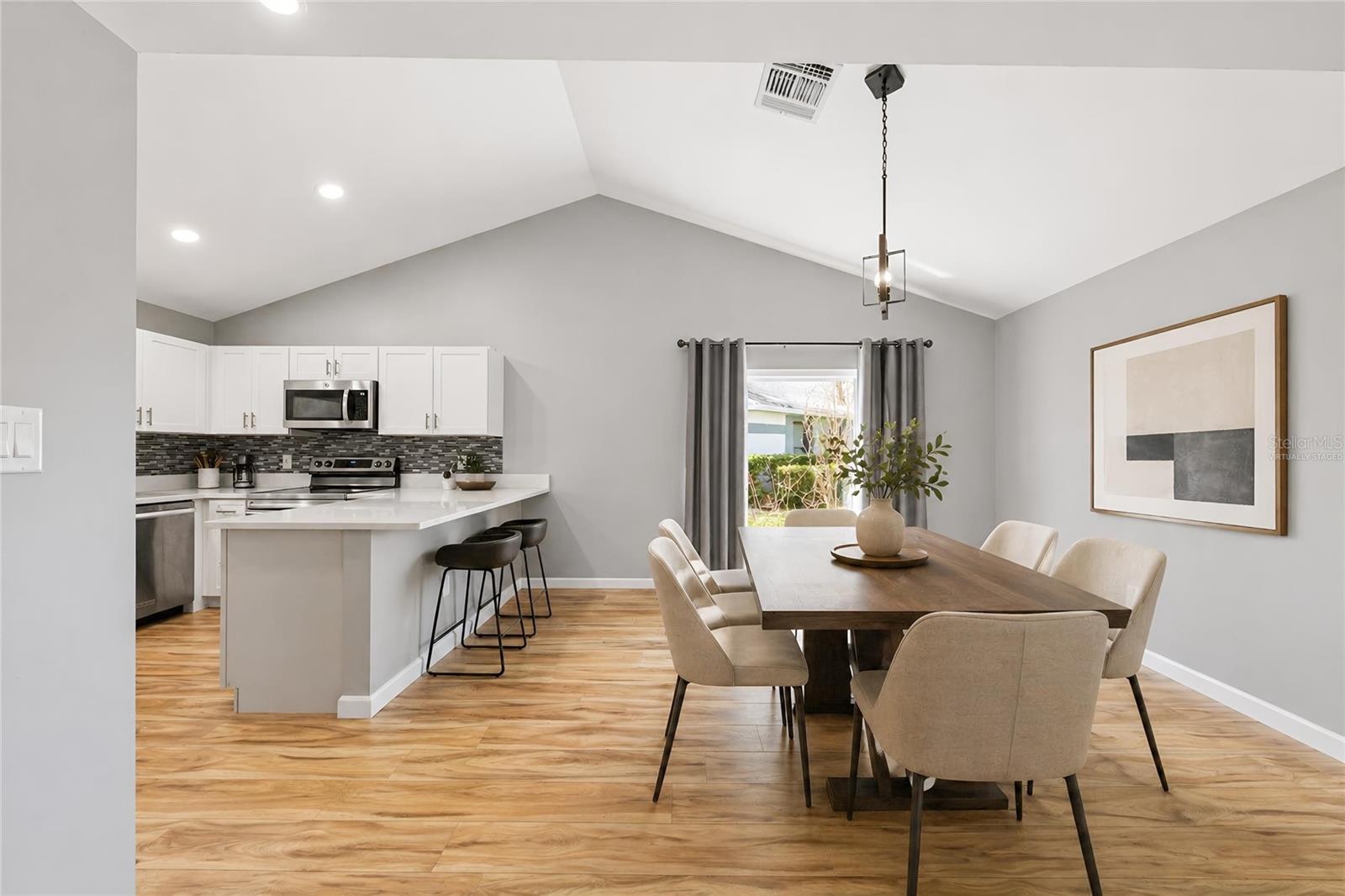 Listing photo id 22 for 1049 Neely Street