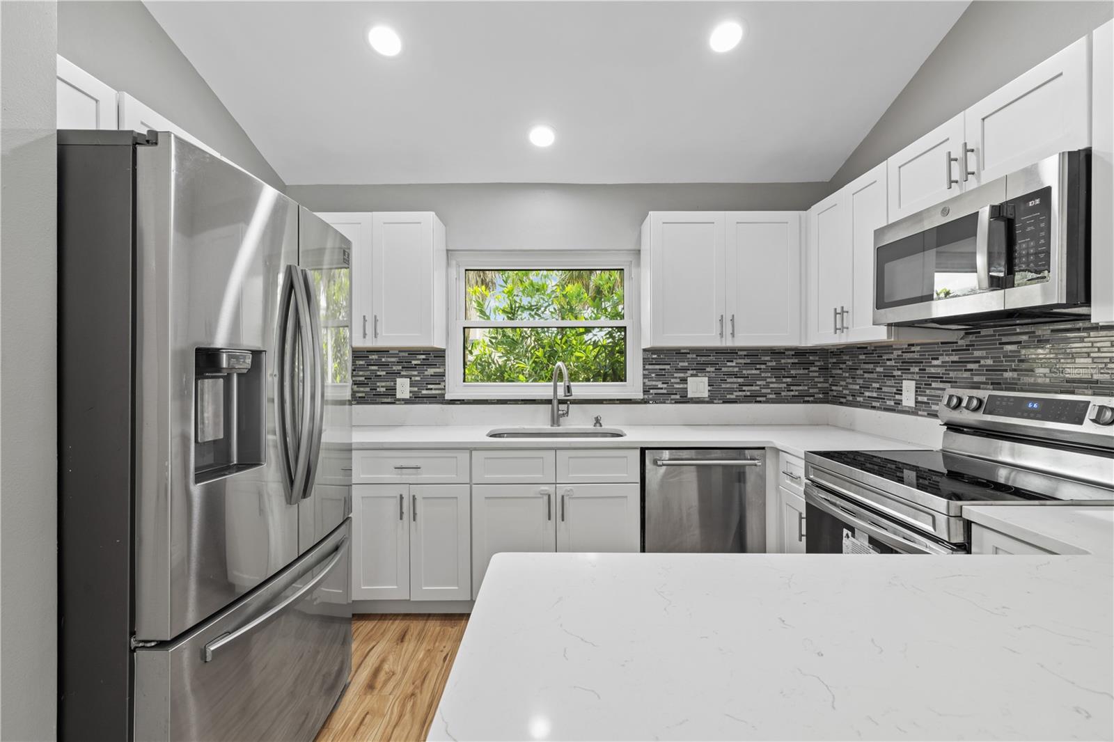 Listing photo id 28 for 1049 Neely Street
