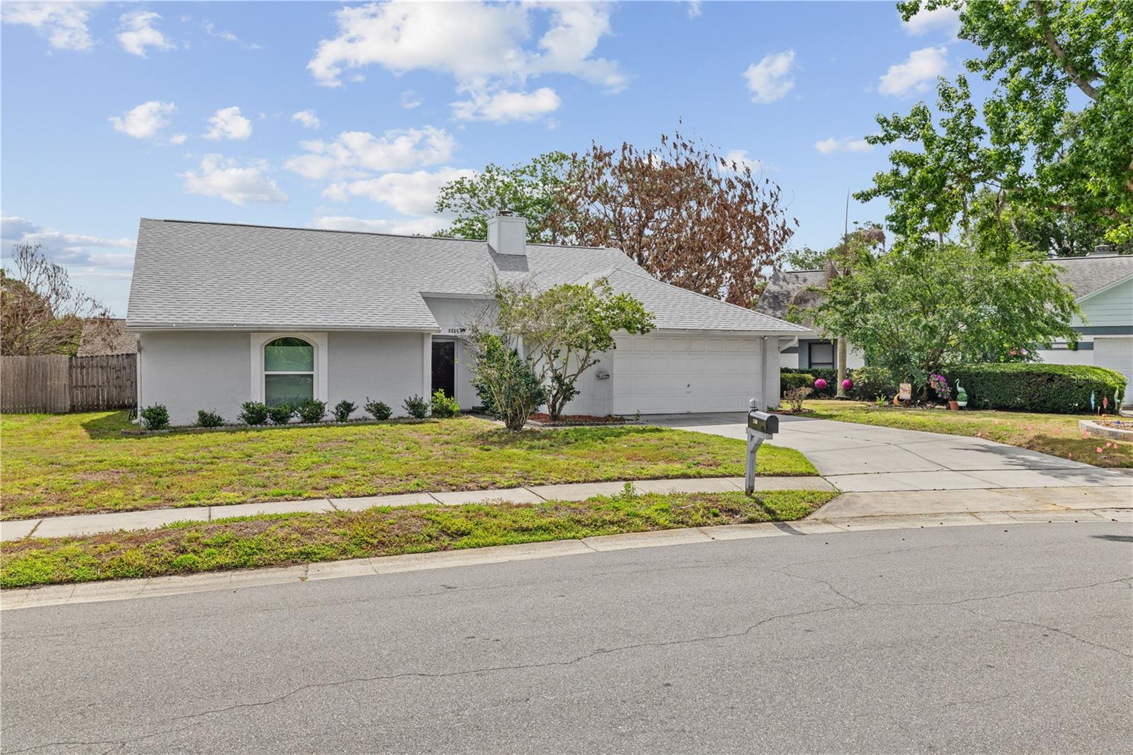 Listing photo id 3 for 1049 Neely Street