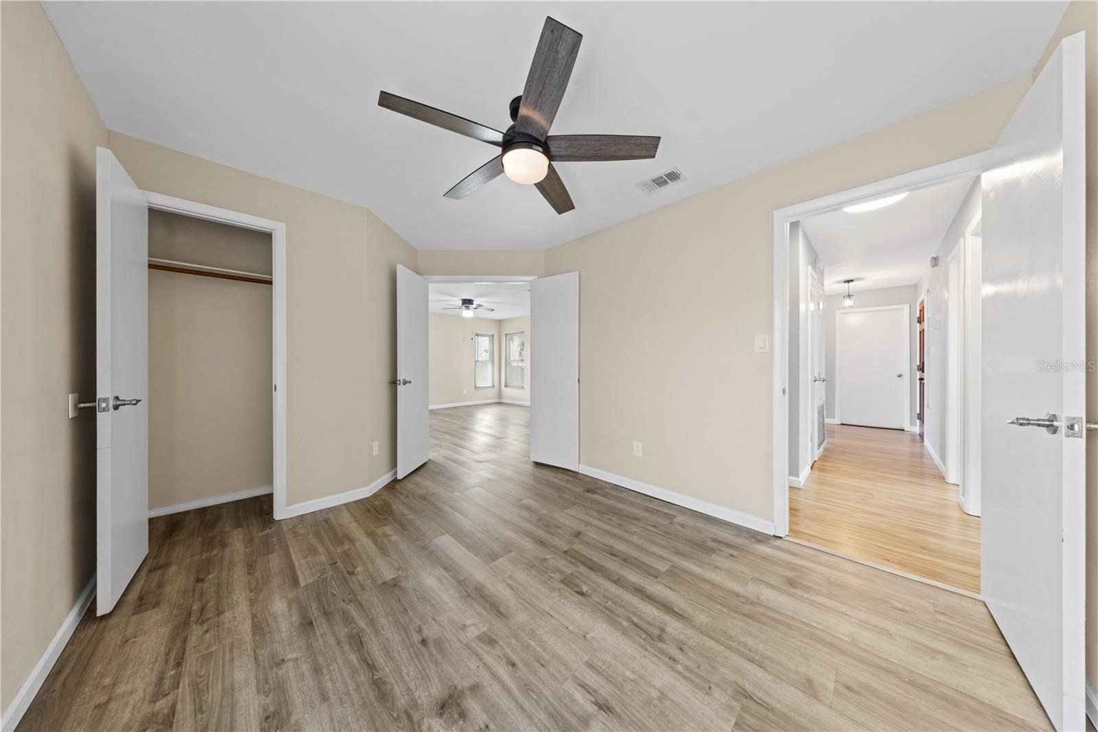 Listing photo id 54 for 1049 Neely Street