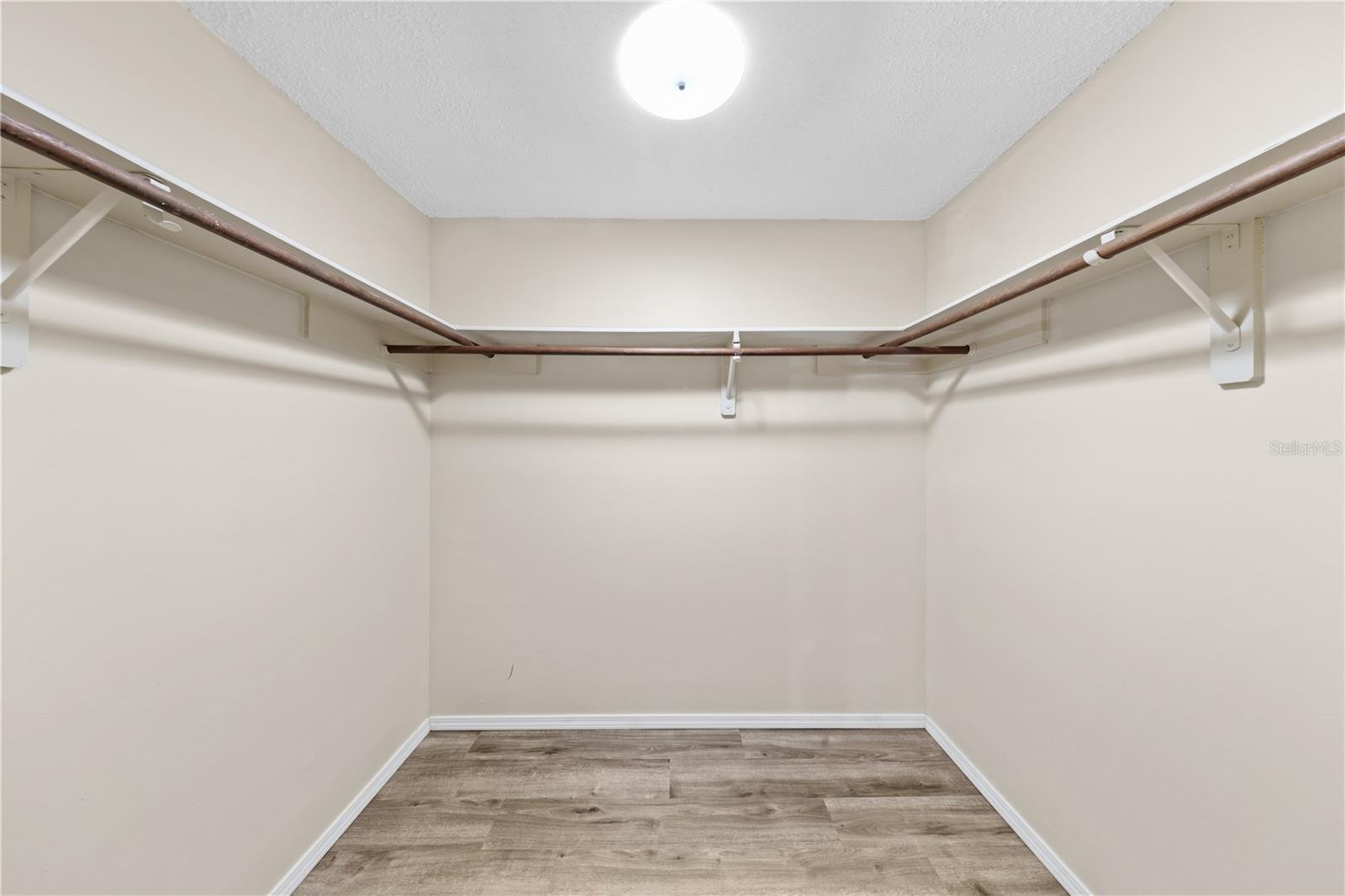 Listing photo id 61 for 1049 Neely Street