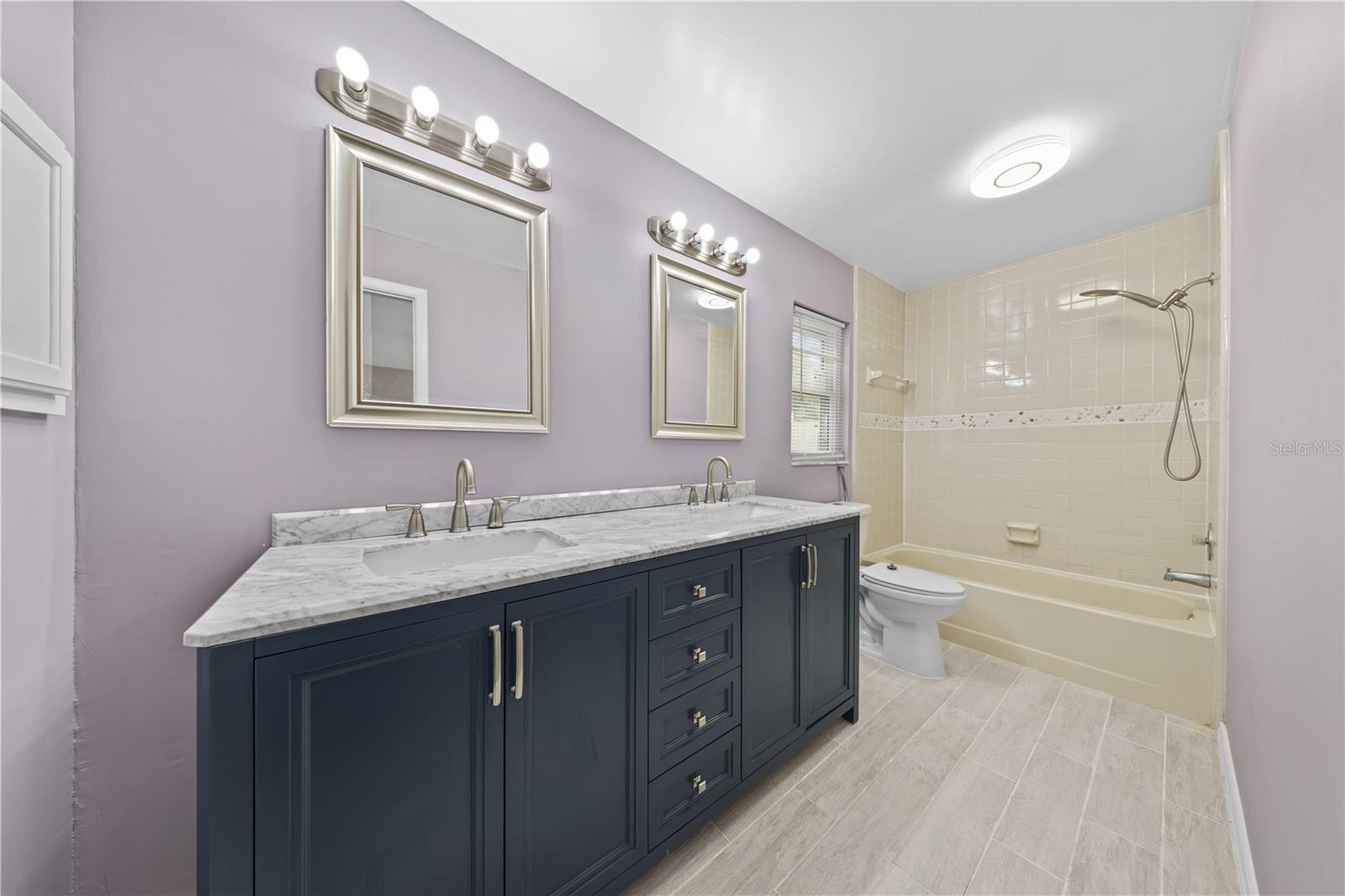 Listing photo id 62 for 1049 Neely Street