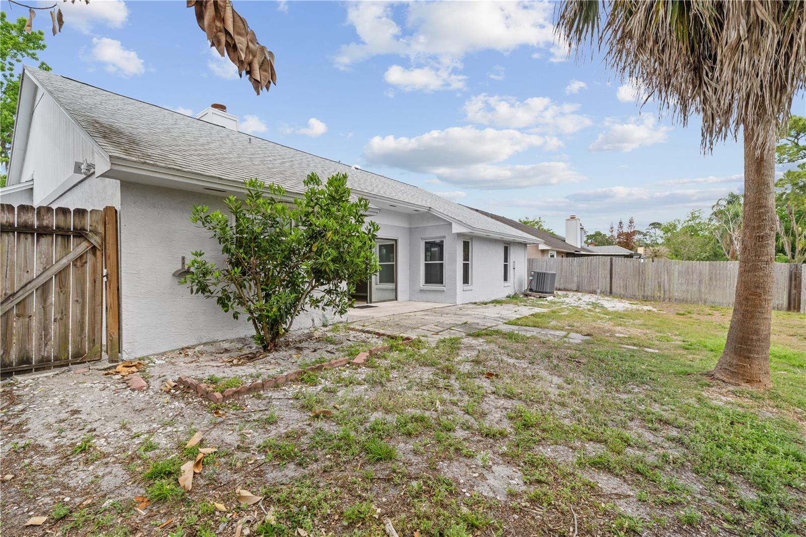 Listing photo id 74 for 1049 Neely Street