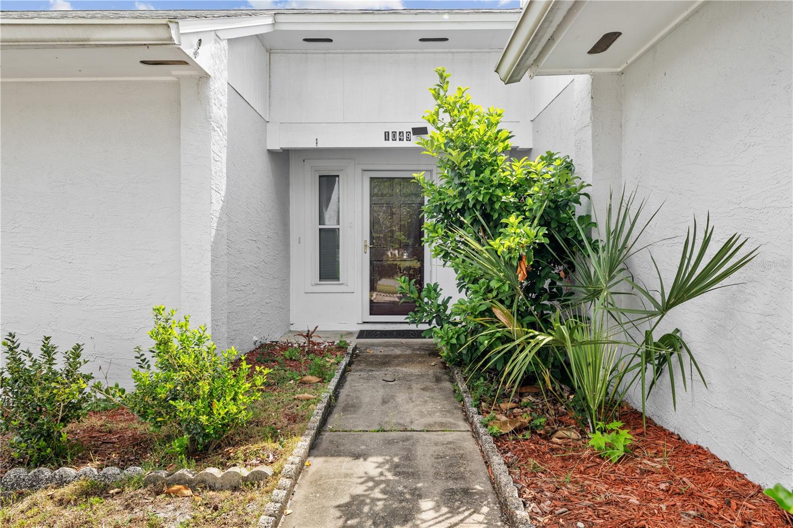 Listing photo id 7 for 1049 Neely Street