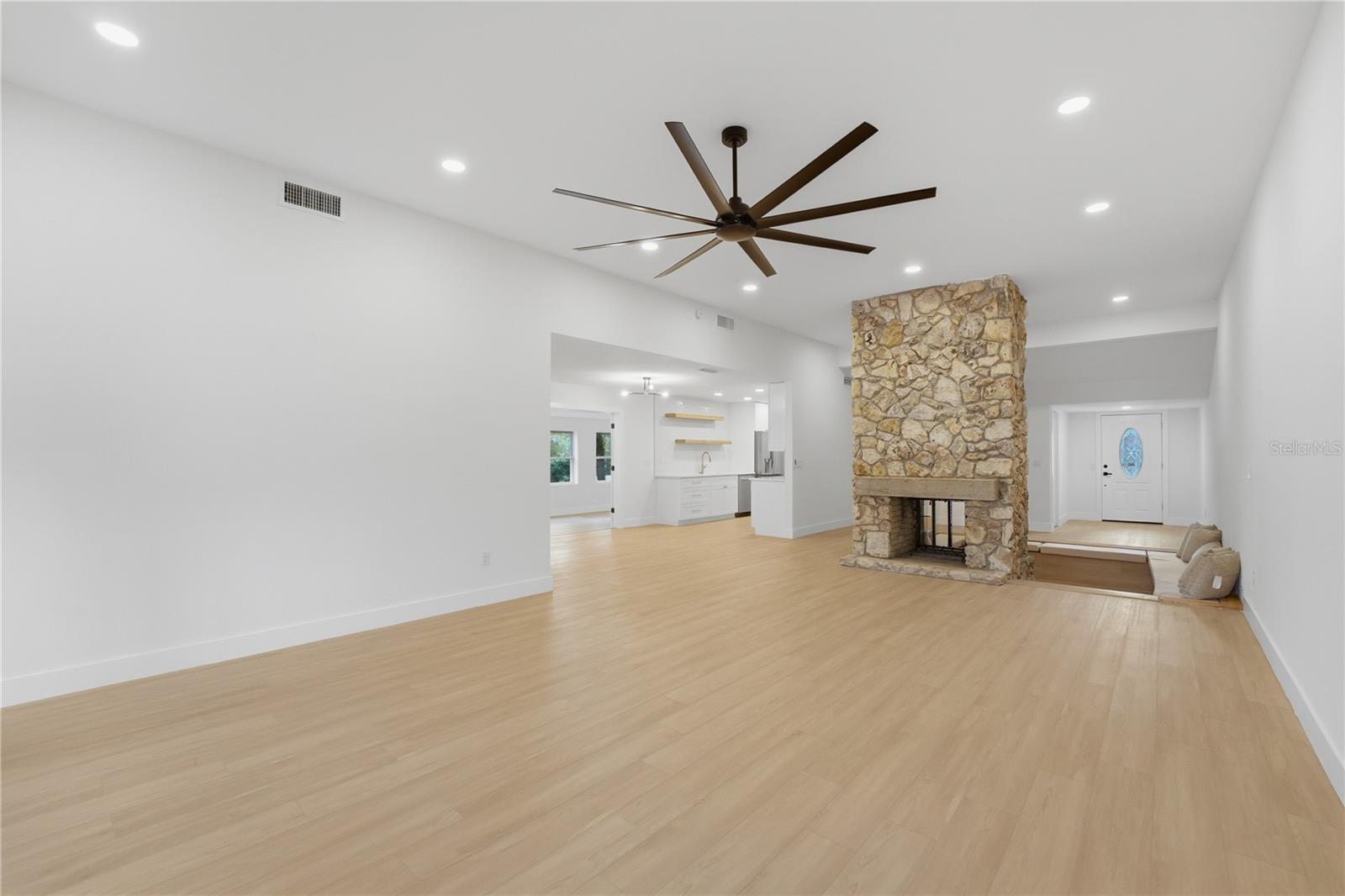 Image 6 of 38 For 129 Hidden Oak Drive